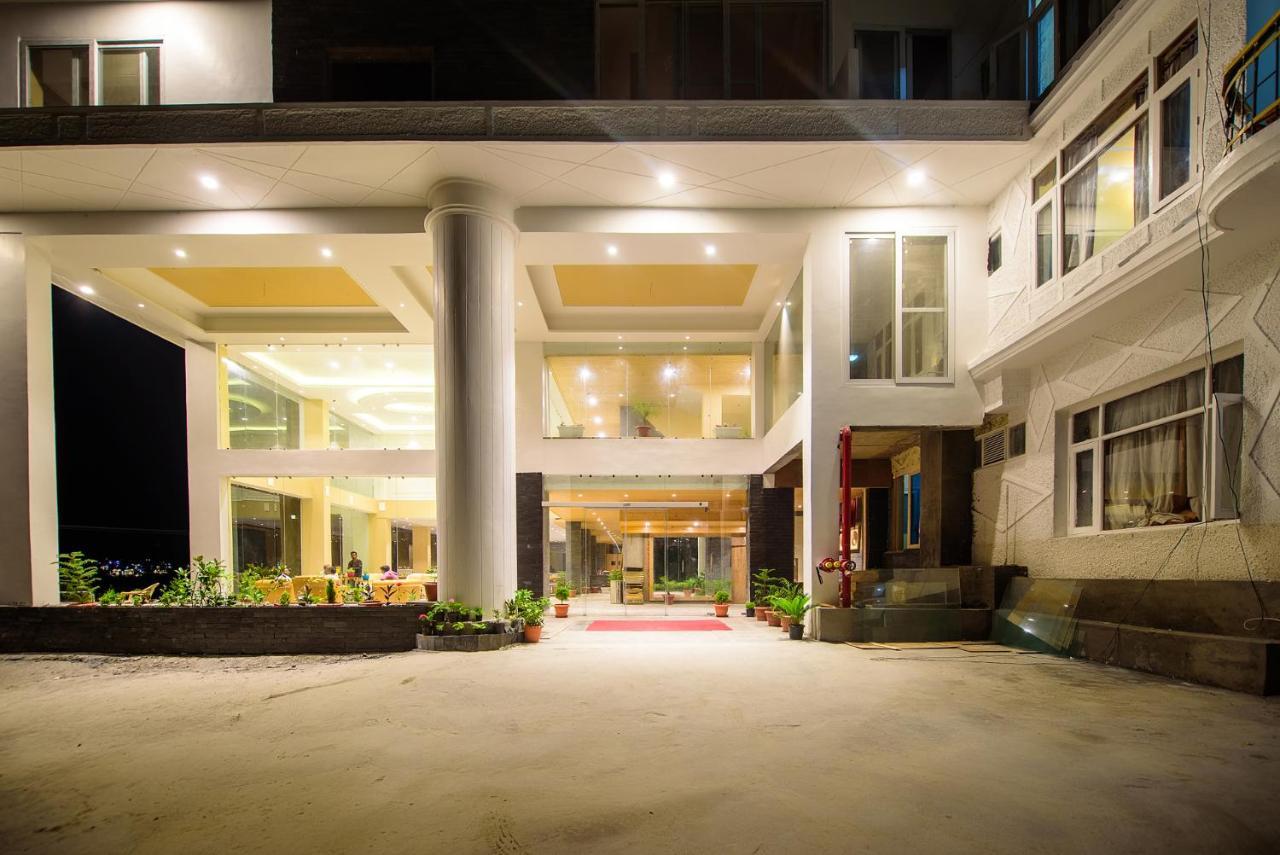 Naturevilas Sarovar Portico - Centrally Heated มะนาลี ภายนอก รูปภาพ