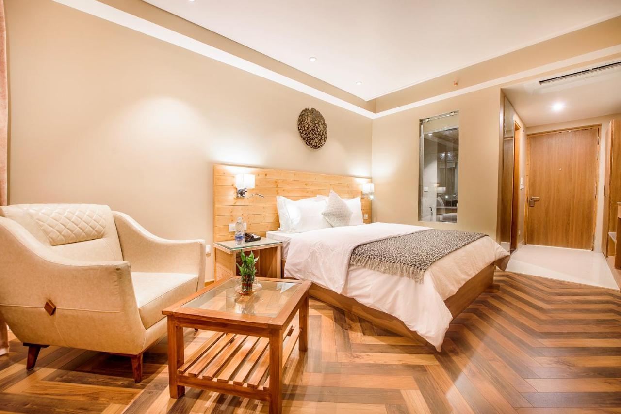 Naturevilas Sarovar Portico - Centrally Heated มะนาลี ภายนอก รูปภาพ